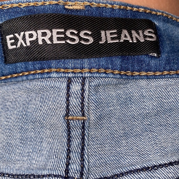 Woman’s EXPRESS Jean shorts - Picture 3 of 4